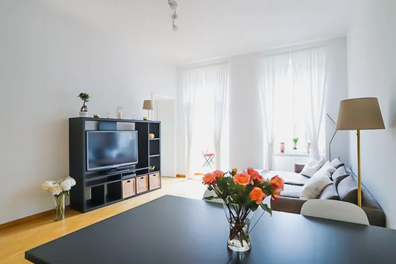 Möblierte 3‑Zimmer‑Wohnung mit Balkon & Aufzug – Berlin‑Mitte — photo 1